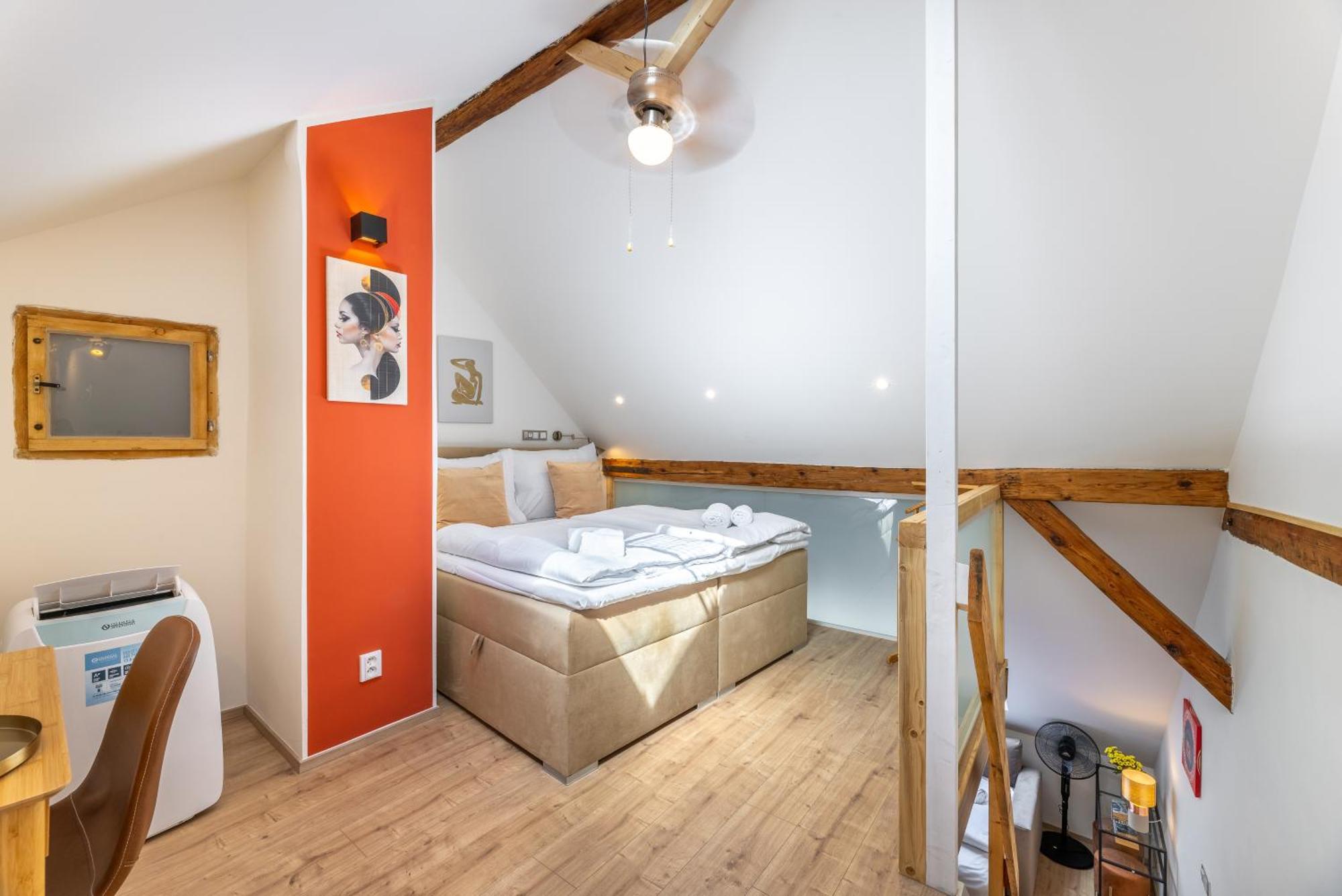 Classy Loft In The Center Of * Praga